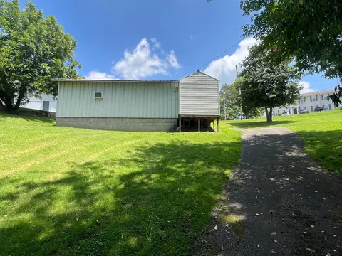 Exterior - 719 W Gordon St, Corbin, KY 40701 photo 4 of 5