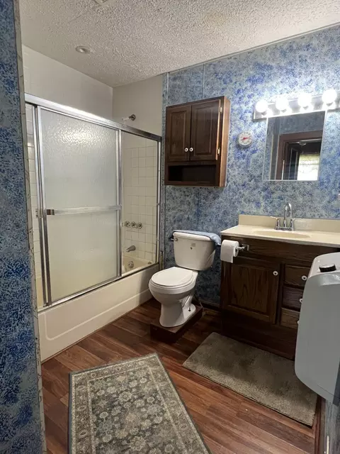 Bath - 719 W Gordon St, Corbin, KY 40701 photo 1 of 1