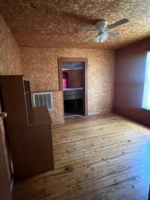 Bedroom - 719 W Gordon St, Corbin, KY 40701 photo 3 of 3