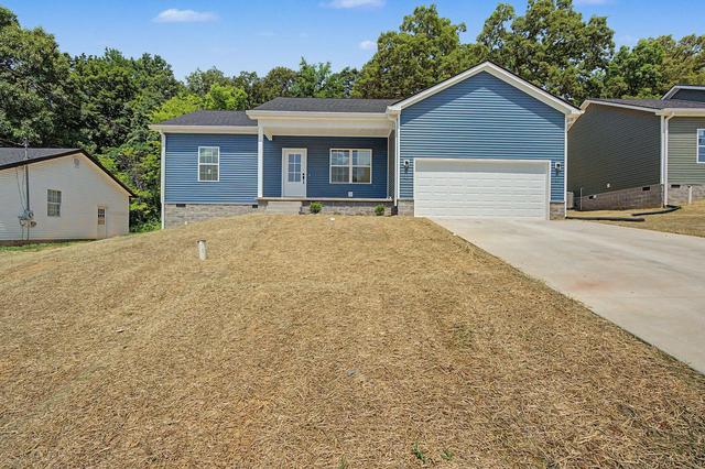318 318 Pine Hill Dr, Hopkinsville, KY 42240
