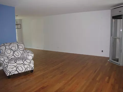 Living - 108 Sheldrake Ct, Georgetown, KY 40324 photo 2 of 5