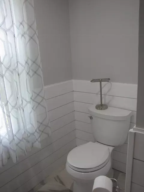Bath - 108 Sheldrake Ct, Georgetown, KY 40324 photo 6 of 10