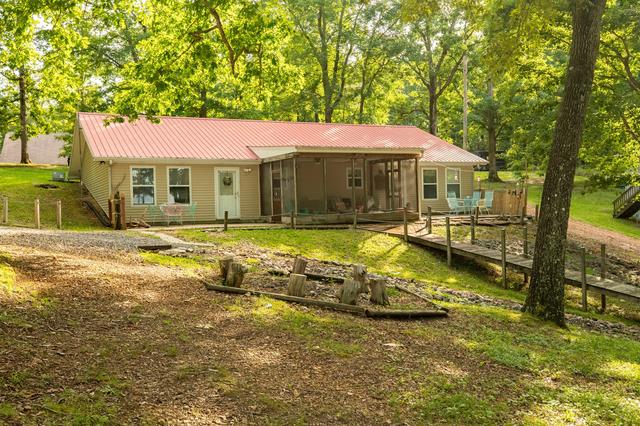 120 Veal Ln, New Concord, KY 42076