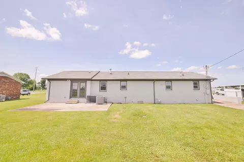 Exterior - 3089 State Route 58 E, Mayfield, KY 42066 photo 4 of 13