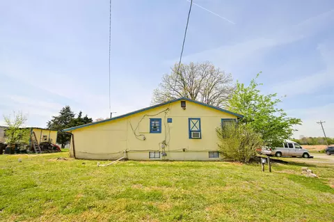 Exterior - 1119 Rowlett Trl, Murray, KY 42071 photo 6 of 12