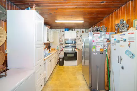 Kitchen - 1119 Rowlett Trl, Murray, KY 42071 photo 1 of 2