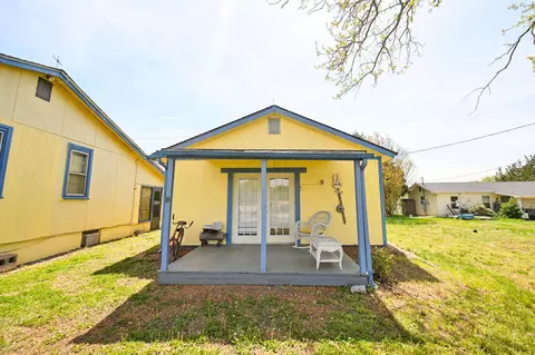 Exterior - 1119 Rowlett Trl, Murray, KY 42071 photo 3 of 12