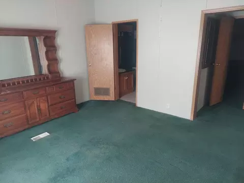 Bedroom - 305 Gray Hawk Community Park Rd, Mckee, KY 40447 photo 3 of 3