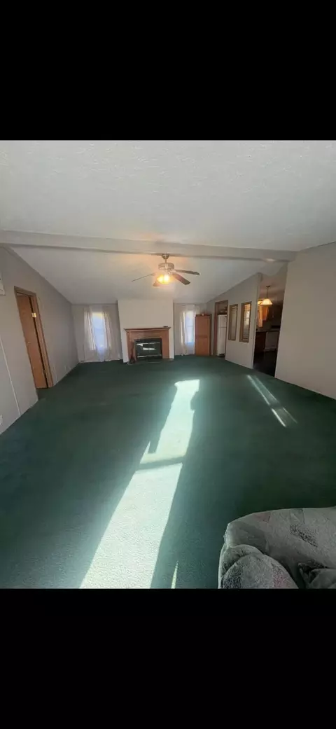 Living - 305 Gray Hawk Community Park Rd, Mckee, KY 40447 photo 2 of 3