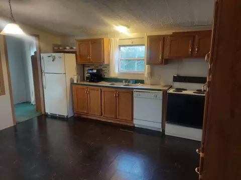 Kitchen - 305 Gray Hawk Community Park Rd, Mckee, KY 40447 photo 1 of 3