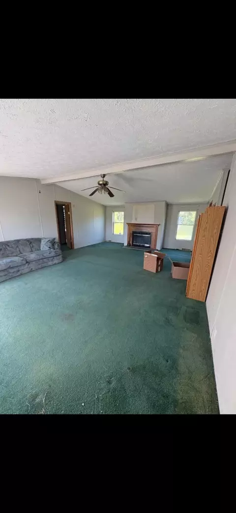 Living - 305 Gray Hawk Community Park Rd, Mckee, KY 40447 photo 3 of 3