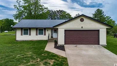 51 Lake Scene Dr, Eddyville, KY 42038