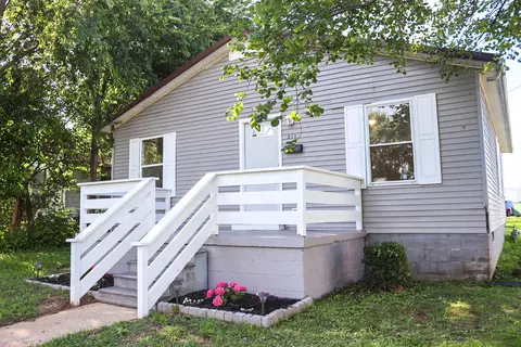 Exterior - 311 Willow St, Mayfield, KY 42066 photo 2 of 6