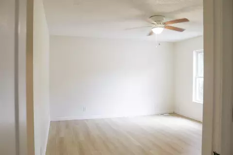 Bedroom - 311 Willow St, Mayfield, KY 42066 photo 7 of 9