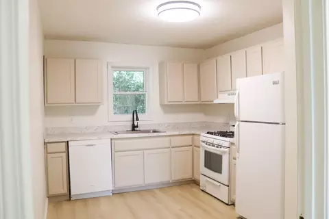 Kitchen - 311 Willow St, Mayfield, KY 42066 photo 2 of 2