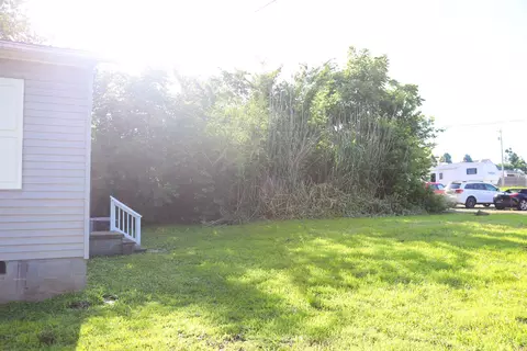 Exterior - 311 Willow St, Mayfield, KY 42066 photo 5 of 6
