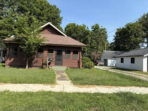 1907 Adams St, Paducah, KY 42001