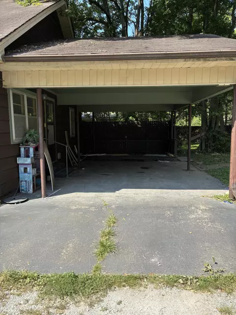 1907 Adams St, Paducah, KY 42001