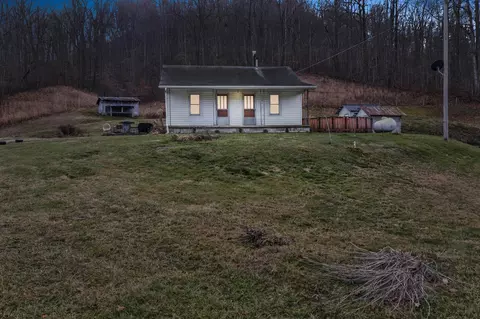 25 Calk Lake Rd, Jeffersonville, KY 40337