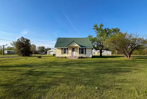 12800 Woodville Rd, Kevil, KY 42053