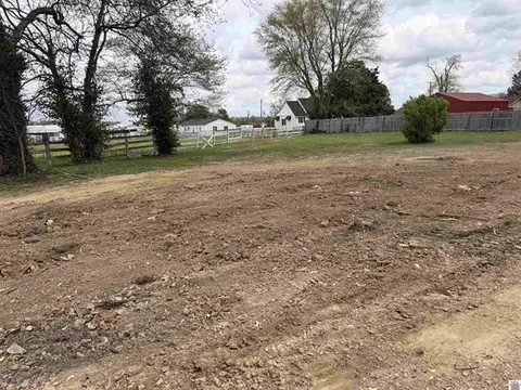 698 Olive St, La Center, KY 42056