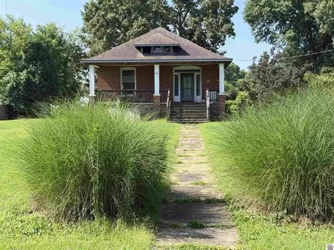 3032 Mayfield Rd, Paducah, KY 42003