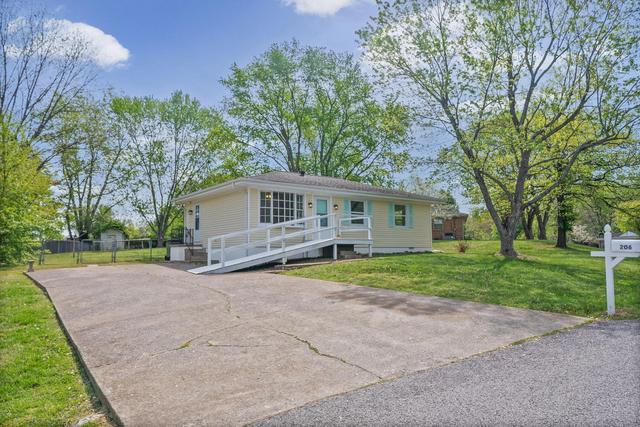 206 Crest Dr, Hopkinsville, KY 42240
