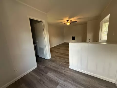 Living - 55 Maplehurst Ln, Murray, KY 42071 photo 3 of 4