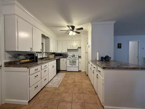Kitchen - 55 Maplehurst Ln, Murray, KY 42071 photo 1 of 1