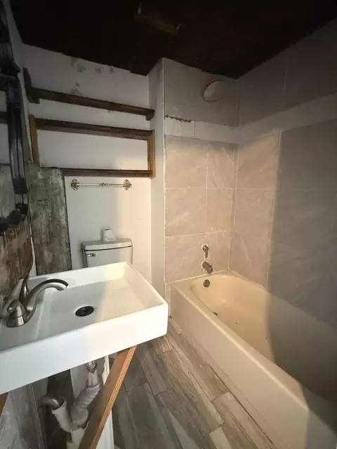 Bath - 203 Gilbert St, Hazel, KY 42049 photo 1 of 1