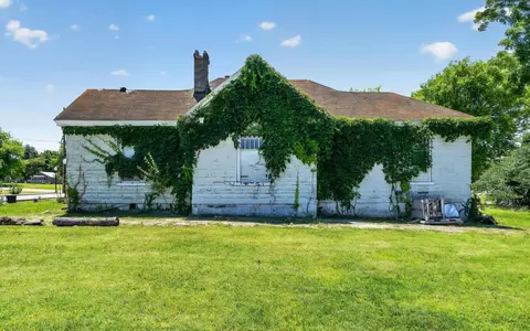 1105 S Campbell St, Hopkinsville, KY 42240