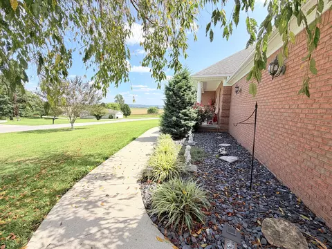 Exterior - 175 Manchester Ln, Brodhead, KY 40409 photo 7 of 29