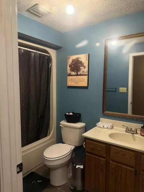 Bath - 155 Maple St, Eubank, KY 42567 photo 2 of 2