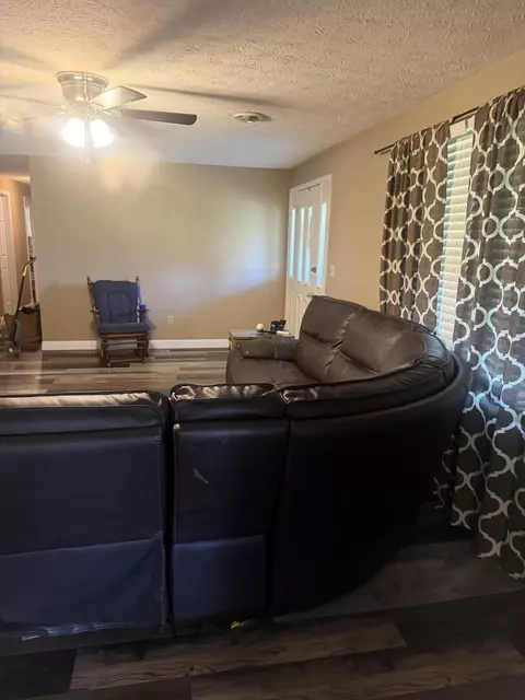 Living - 155 Maple St, Eubank, KY 42567 photo 1 of 2