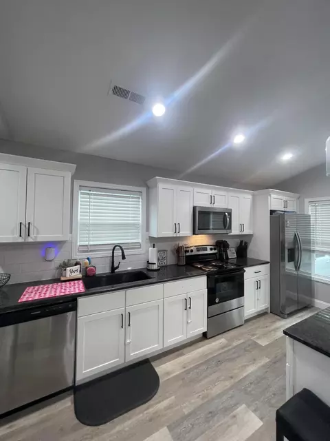 Kitchen - 602 W 6th St, Corbin, KY 40701 photo 3 of 5