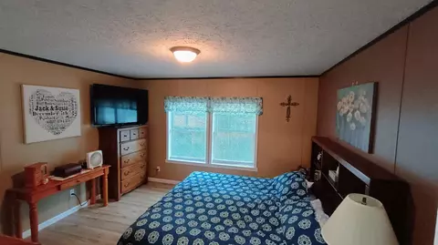 Bedroom - 322 Cedarhaven Dr, Murray, KY 42071 photo 1 of 2