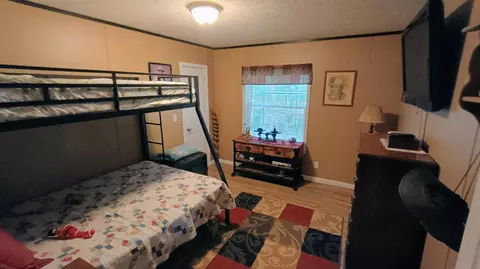 Bedroom - 322 Cedarhaven Dr, Murray, KY 42071 photo 2 of 2