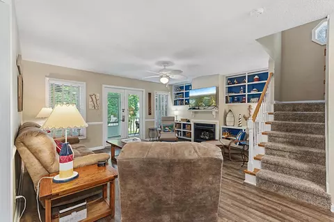 207 Hursthaven Ct, Grand Rivers, KY 42045