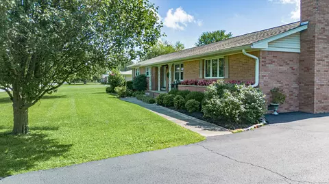 160 Charlotte Ann Dr, Paducah, KY 42001