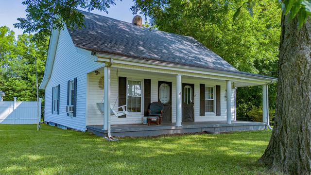 6700 State Route 80 E, Arlington, KY 42021