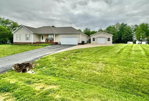 224 Benjamin Ln, Hopkinsville, KY 42240