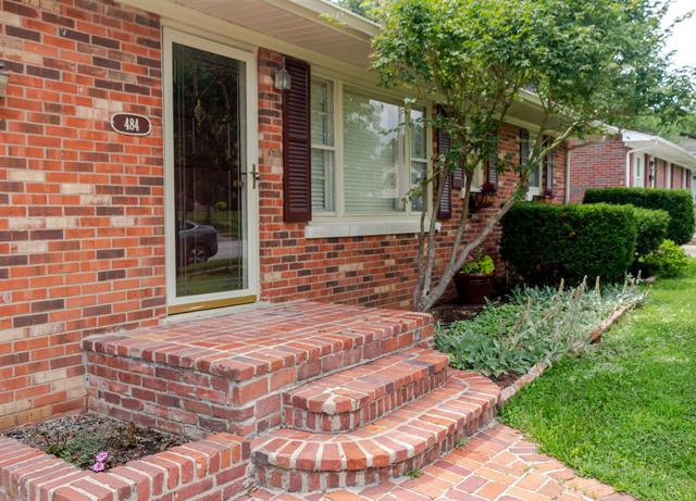 484 Wanstead Way, Lexington, KY 40505