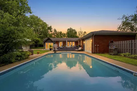 310 Idle Hour Dr, Lexington, KY 40502