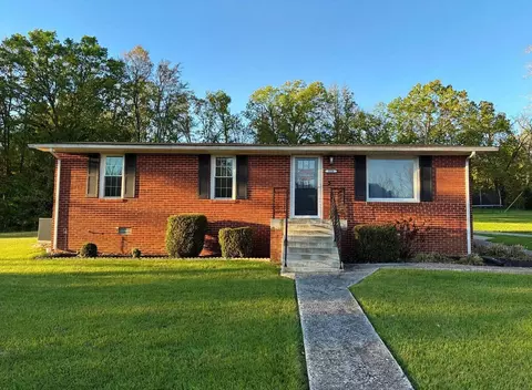 380 J C Kelly Rd, Hopkinsville, KY 42240