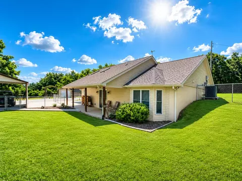 441 Drakes Creek Rd, Crab Orchard, KY 40419
