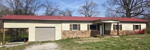 9110 Old Madisonville Rd, Hopkinsville, KY 42240