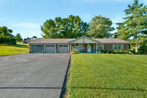 230 Mercer Ave, Harrodsburg, KY 40330