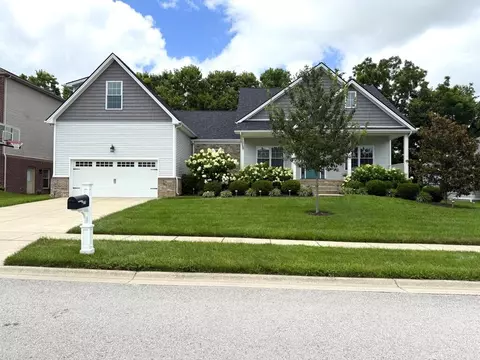 275 Runnymeade Dr, Winchester, KY 40391
