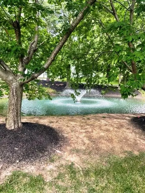 175 Falling Brook Dr, Paducah, KY 42003 photo 2
