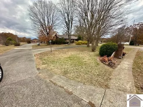Exterior - 8898 E St Rt, Mayfield, KY 42066 photo 3 of 5